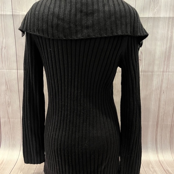 Banana Republic Long Sweater - Picture 2 of 3